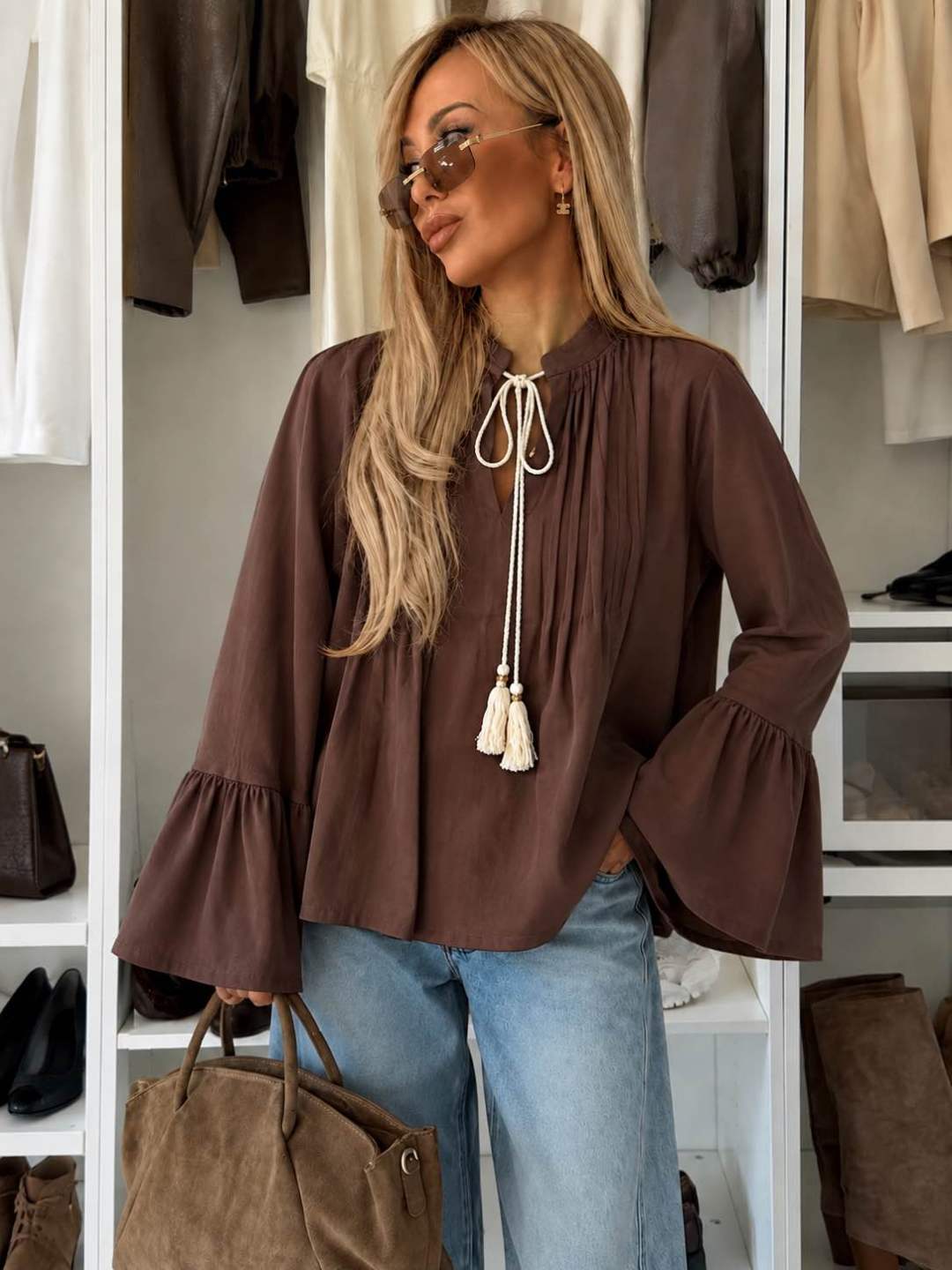 Blouse bohème plissée à manches évasées
