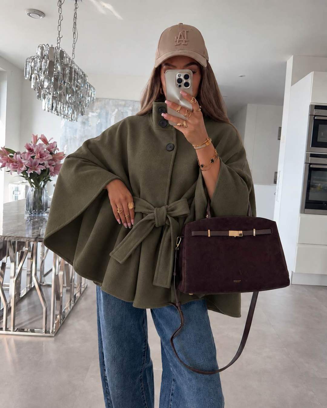 Poncho cape ample à col montant boutonné et ceinture à nouer