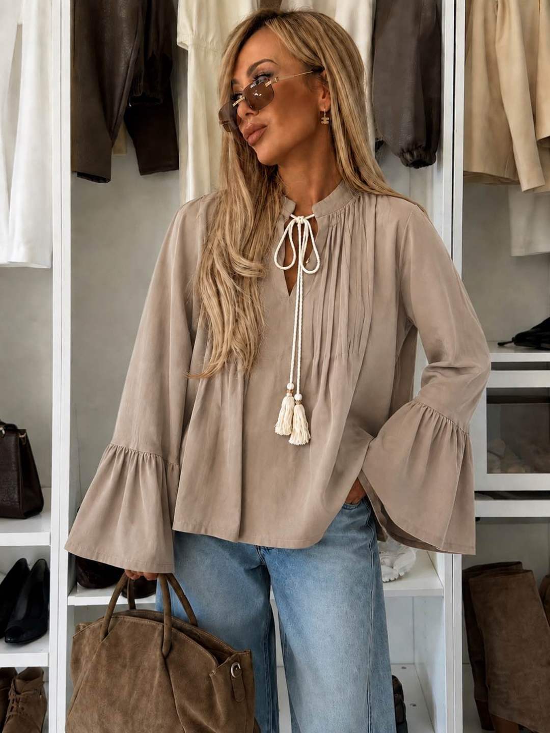 Blouse bohème plissée à manches évasées